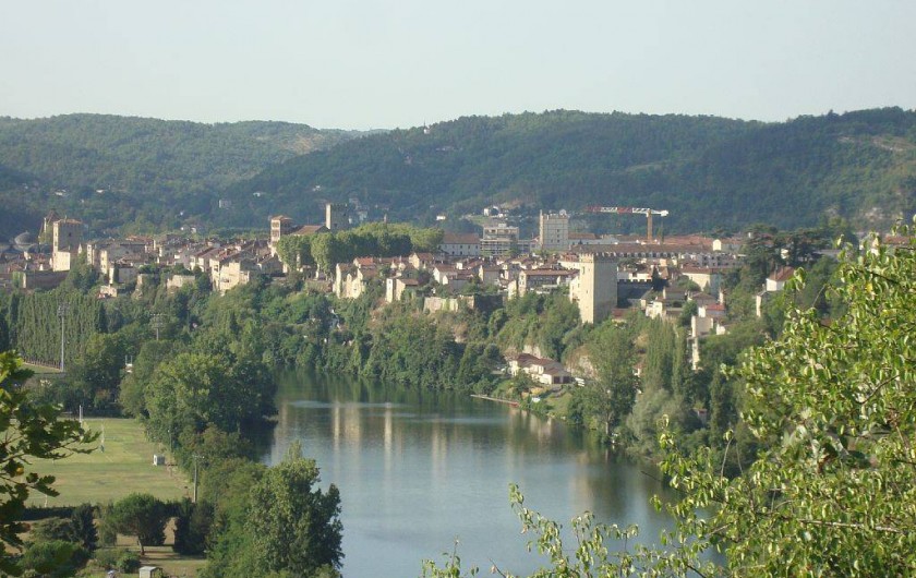 Location de vacances - Maison - Villa à Cahors - Vue de Cahors sur les bords du Lot