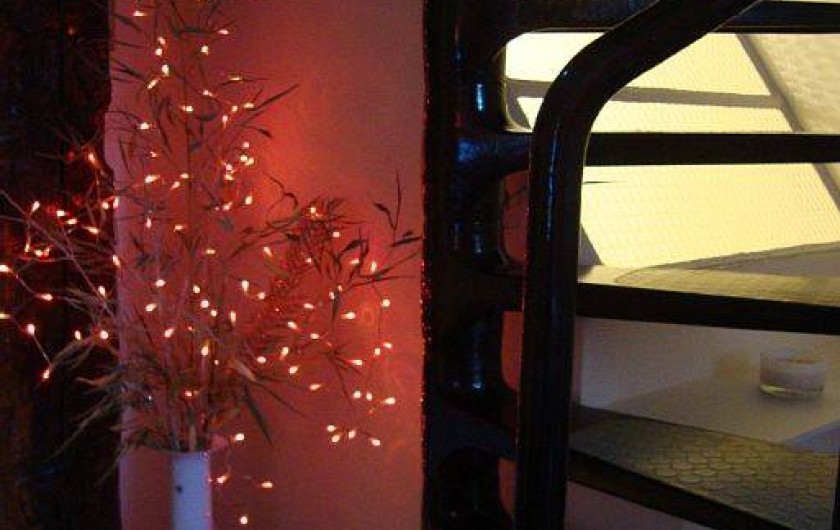 Location de vacances - Maison - Villa à Cahors - escalier intérieur