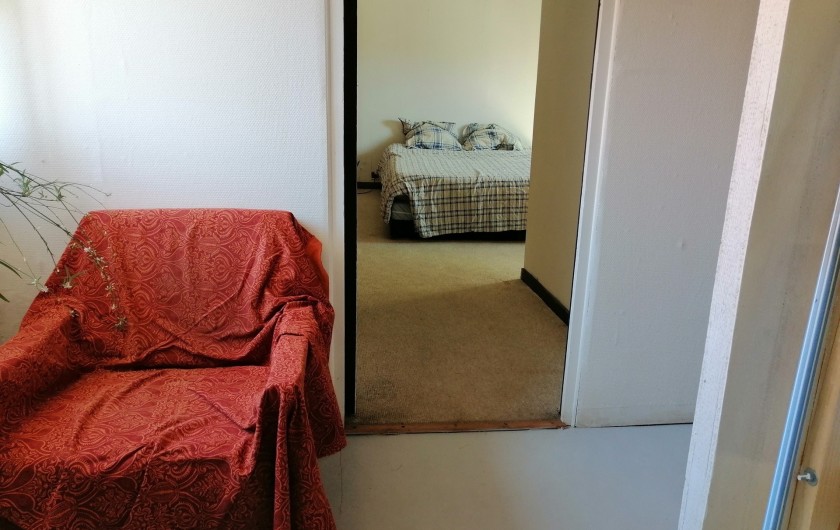 Location de vacances - Appartement à Haplincourt - espace lecture, vue sur la chambre 1