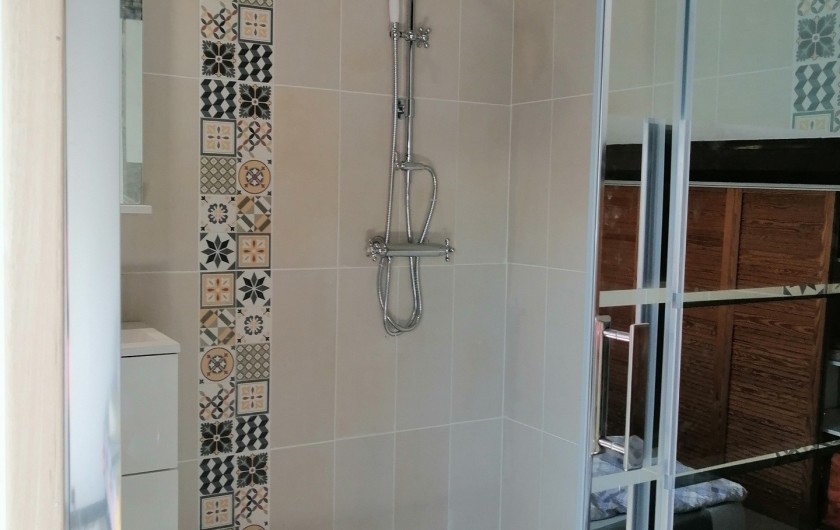 Location de vacances - Appartement à Haplincourt - douche dans la chambre principale