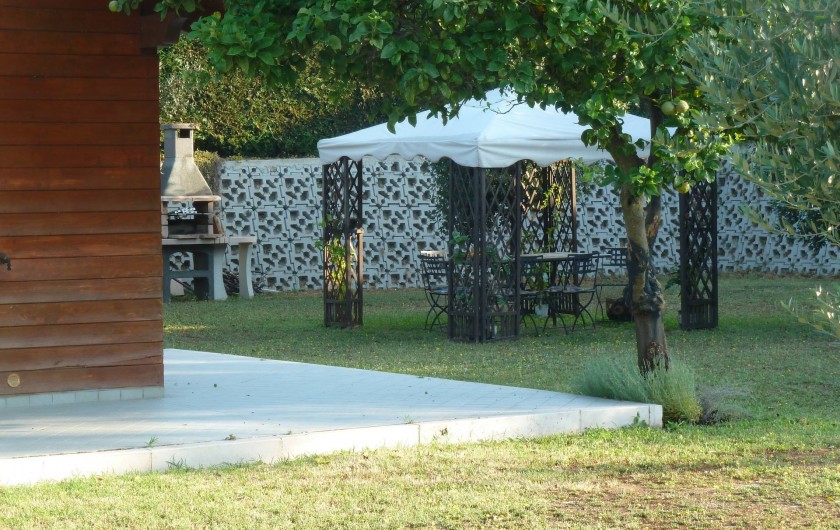 Location de vacances - Chalet à Pozzuoli - jardin avec barbecue et gazebo