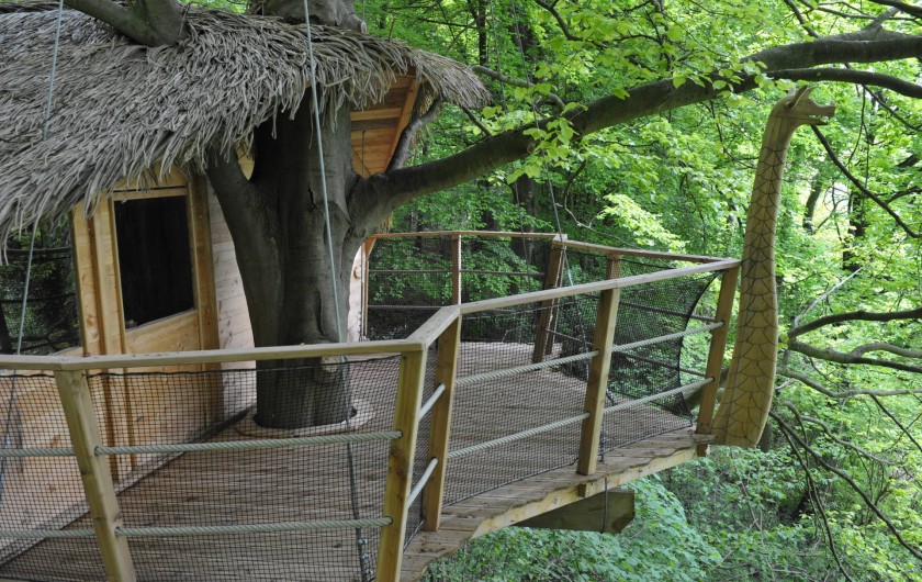 Location de vacances - Cabane dans les arbres à Saint-Germain-des-Essourts - Cabane "Drakkar"