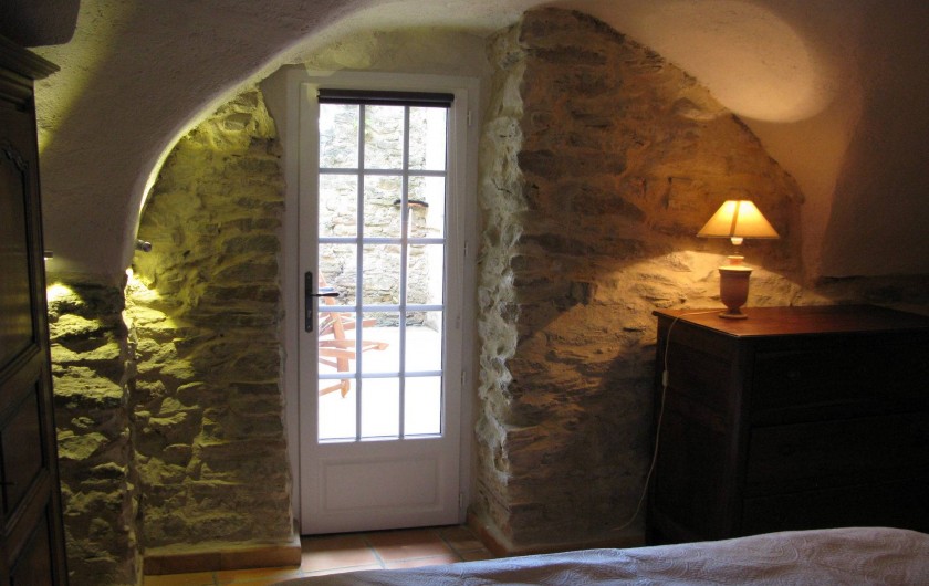 Location de vacances - Gîte à Minerve - porte sur la terrasse chambre 1