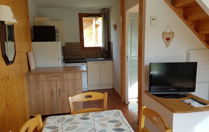 Location de vacances - Chalet à Le Dévoluy - Cuisine équipé, plaque vitrocéramique, micro-ondes/ four,  lave vaisselle....
