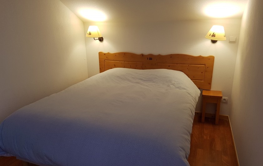 Location de vacances - Chalet à Le Dévoluy - Chambre 1 , grand lit 140 cm