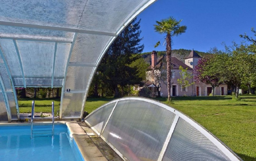 Location de vacances - Maison - Villa à Lacave - La Bourgnette depuis sa piscine - (2013)