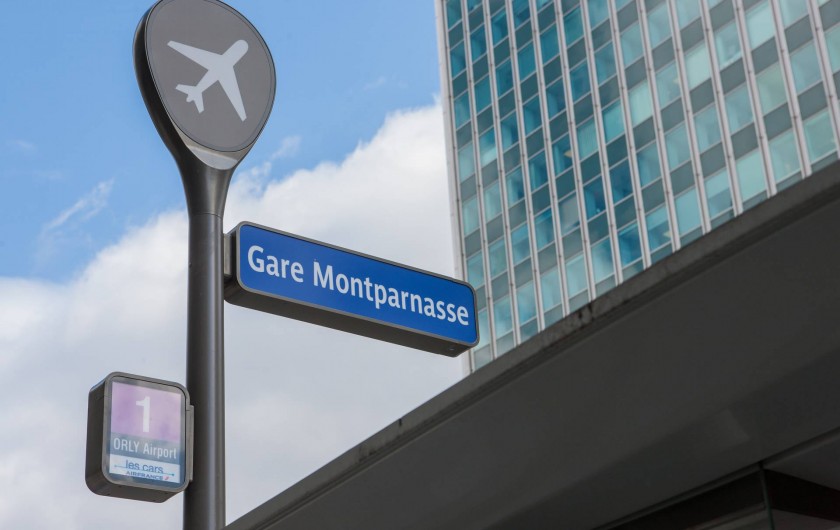 La gare Montparnasse et l'arrêt des bus pour les aéroports sont à deux pas