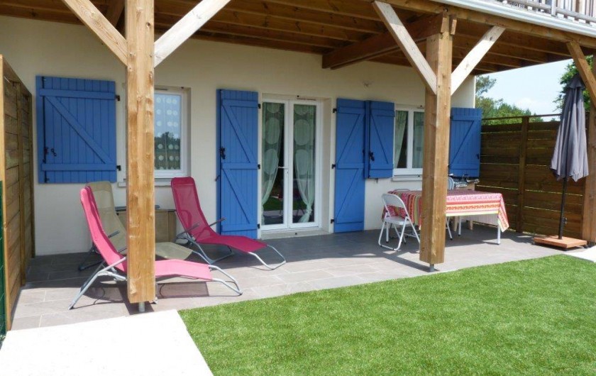 Location de vacances - Appartement à Saint-Julien-en-Born - terrasse couverte + jardin
