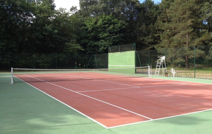 Location de vacances - Gîte à Les Rairies - tennis court