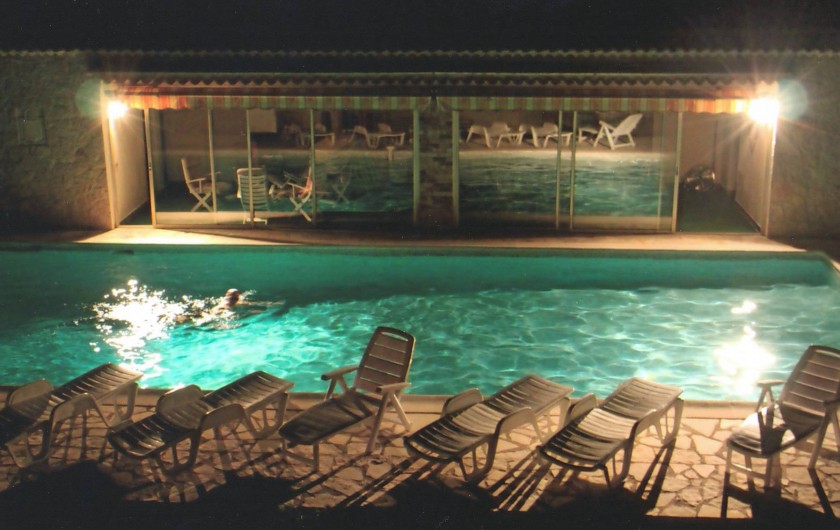 Location de vacances - Villa à Grasse - La piscine de nuit