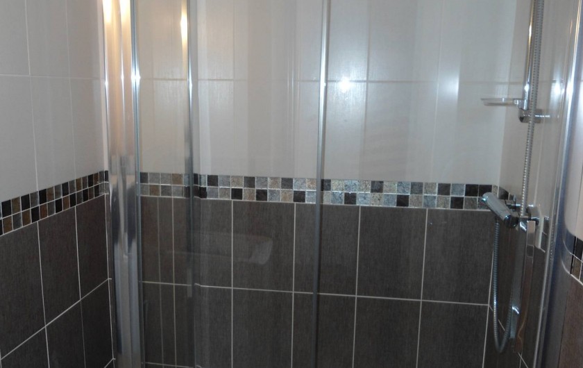 Location de vacances - Appartement à Le Touquet-Paris-Plage - la première salle de bain avec douche