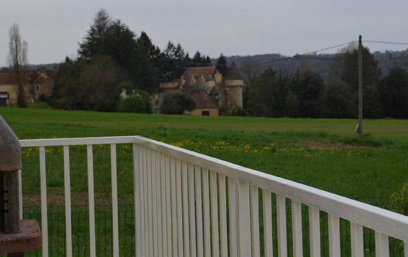 Location de vacances - Gîte à Prats-de-Carlux - Vue sue le chateau du Sirey