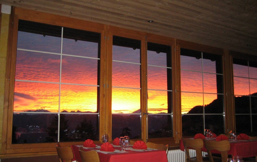 Location de vacances - Hôtel - Auberge à Villars-sur-Ollon - Salle à manger panoramique