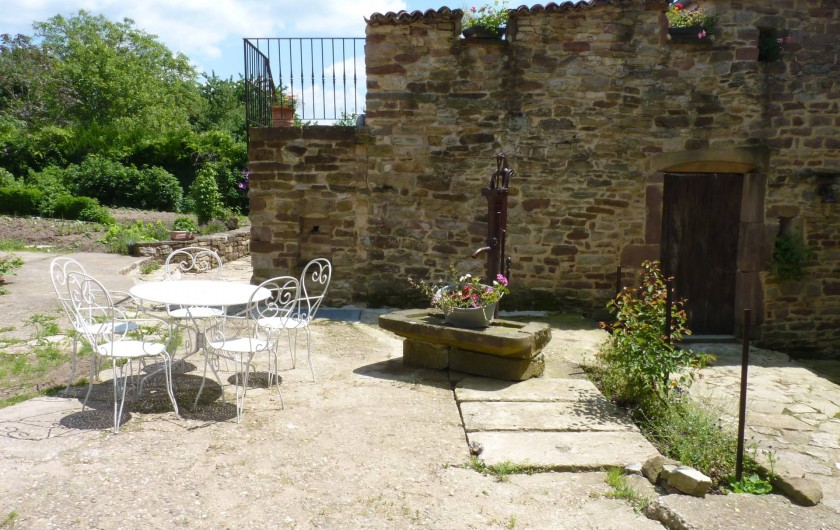 Location de vacances - Chambre d'hôtes à Bertrambois - Salon extérieur.