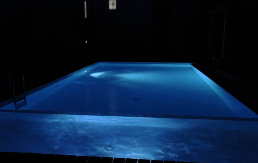 Location de vacances - Appartement à Porto-Vecchio - Cala Ross' Appart - La piscine, de nuit...
