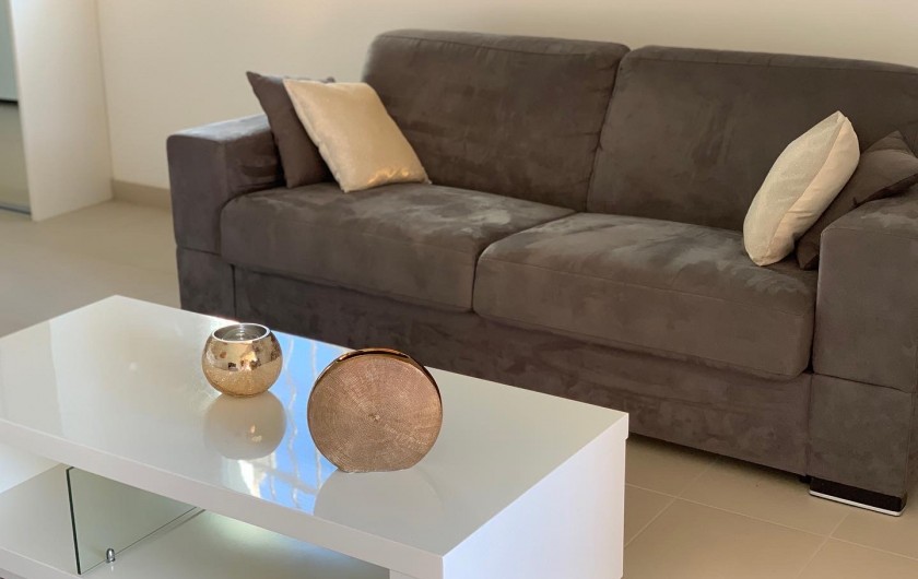 Location de vacances - Appartement à Porto-Vecchio - Cala Ross' Appart - Pièce à vivre climatisée