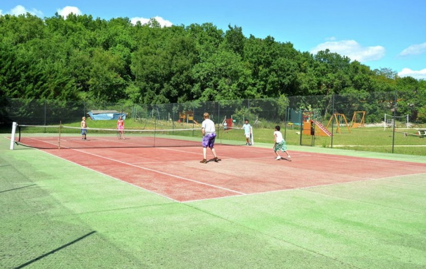 Location de vacances - Chalet à Mauroux - Court de tennis