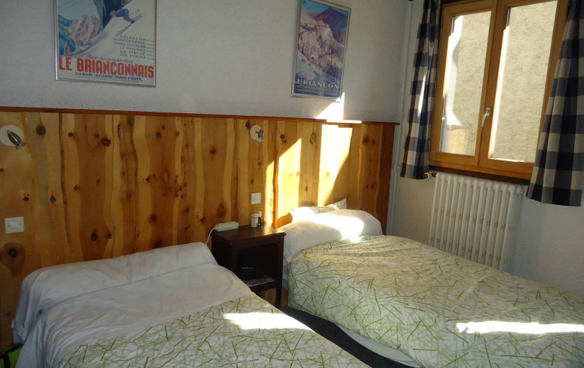 Location de vacances - Gîte à Le Monêtier-les-Bains - chambre double avec douche