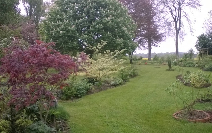 Location de vacances - Chambre d'hôtes à Bois-Guilbert - une partie du parc