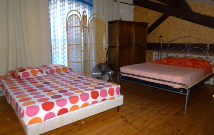 Location de vacances - Appartement à Bompas - la chambre en mezzanine, 2 lits de 2 personnes