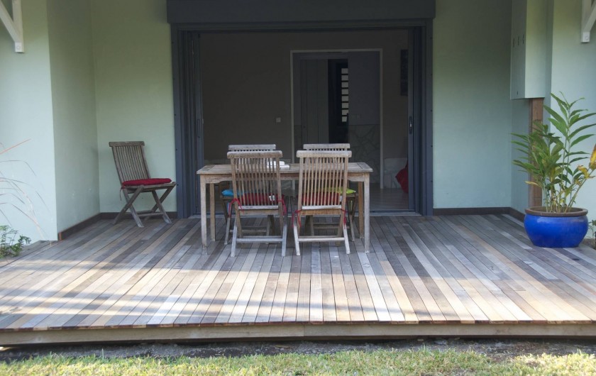 Location de vacances - Villa à Saint-Gilles les Bains - terrasse avant