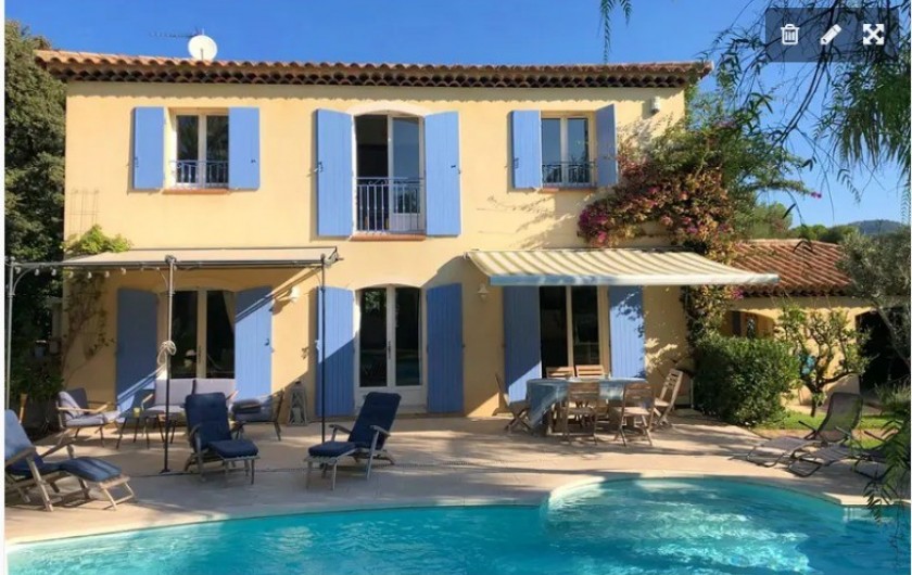 Location de vacances - Villa à Sanary-sur-Mer - Bastide provençale de 150 m² avec piscine dans un jardin arboré de 800 m²
