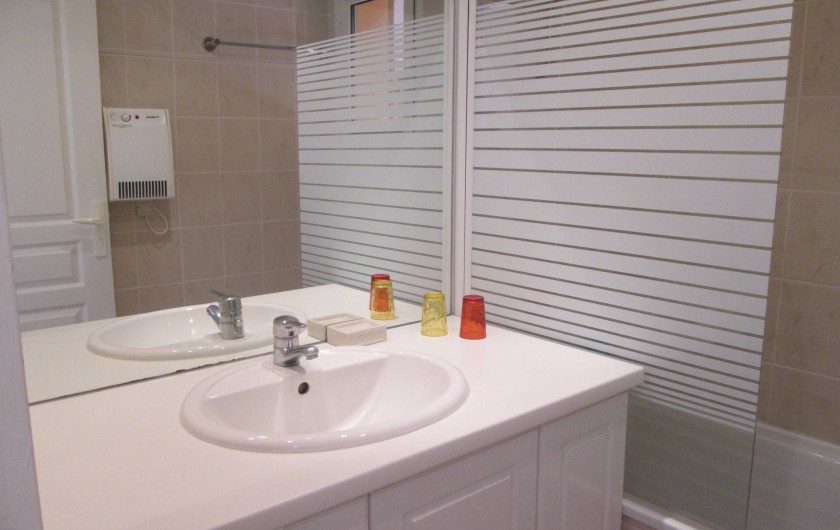 Location de vacances - Appartement à Capbreton - Salle de bain avec baignoire