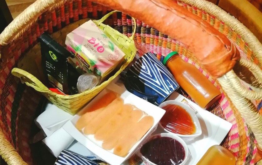 Location de vacances - Gîte à Eus - Petit déjeuner pour les vacanciers en chambre d'hôtes