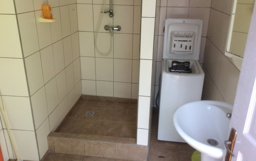 Location de vacances - Villa à Rivière-Pilote - SALLE DE  BAIN 1