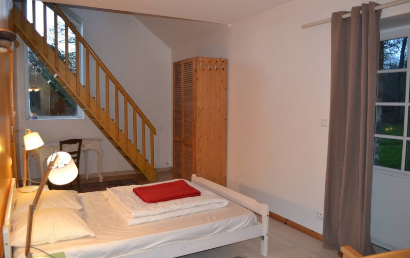 Location de vacances - Gîte à La Baconnière - Chambre rez-de-chaussée avec salle de douche attenante et mezzanine