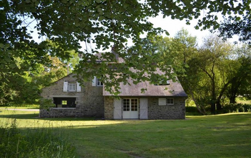 Location de vacances - Gîte à La Baconnière - Parc et vue arrière de la grande île de la Poupardière