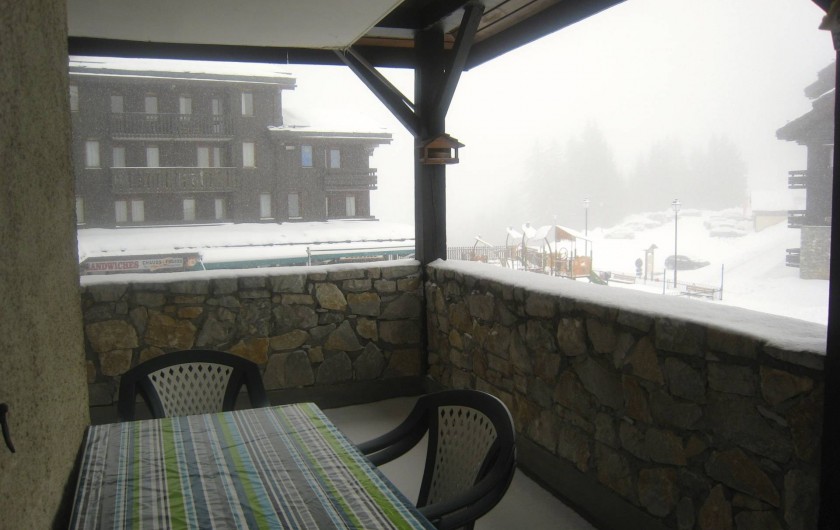 Location de vacances - Appartement à Valmorel - Terrasse jour de neige....
