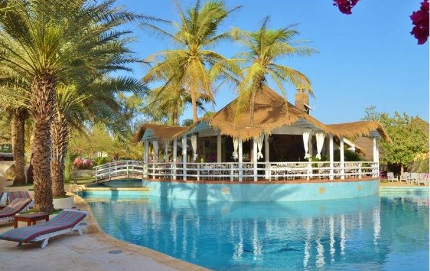 Location de vacances - Villa à Saly - à l'entrée de la résidence un restaurant et la piscne de la Résidence