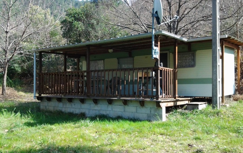 Location de vacances - Hôtel - Auberge à Malarce-sur-la-Thines - Mobil home à louer à 100 m 
4 couchages, douche et cuisine