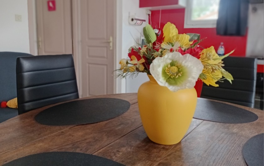 Location de vacances - Gîte à L'Isle-sur-la-Sorgue - A table !