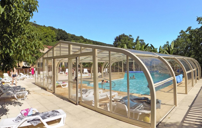 Location de vacances - Chalet à Sarlat-la-Canéda - La piscine couverte