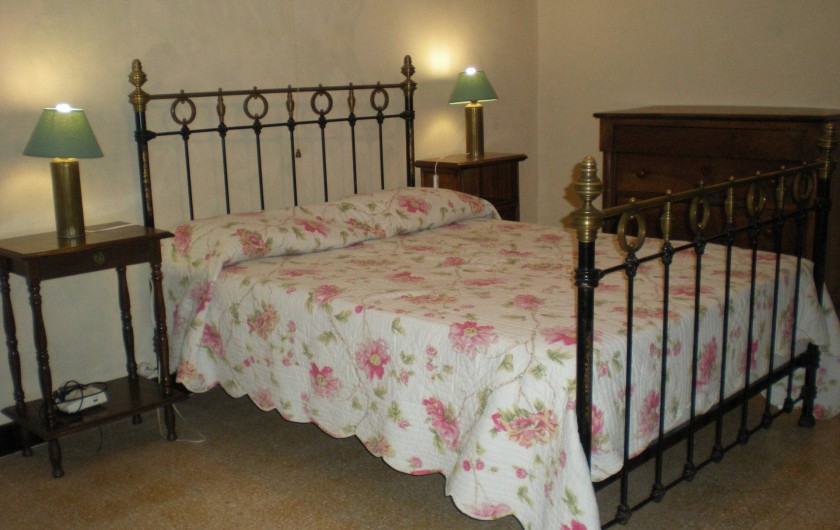 Location de vacances - Villa à Le Barroux - Chambre est
1 grand lit