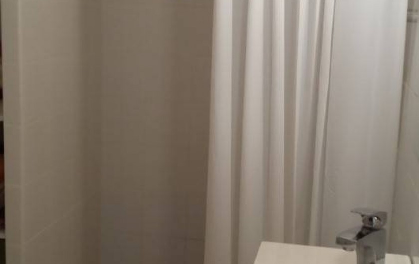 Location de vacances - Villa à Sainte-Anne - salle de bain rez de chaussee