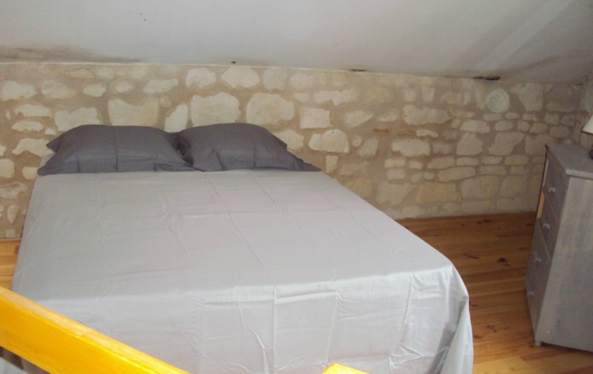 Location de vacances - Gîte à Dénezé-sous-Doué - lit mezzanine  literie neuve