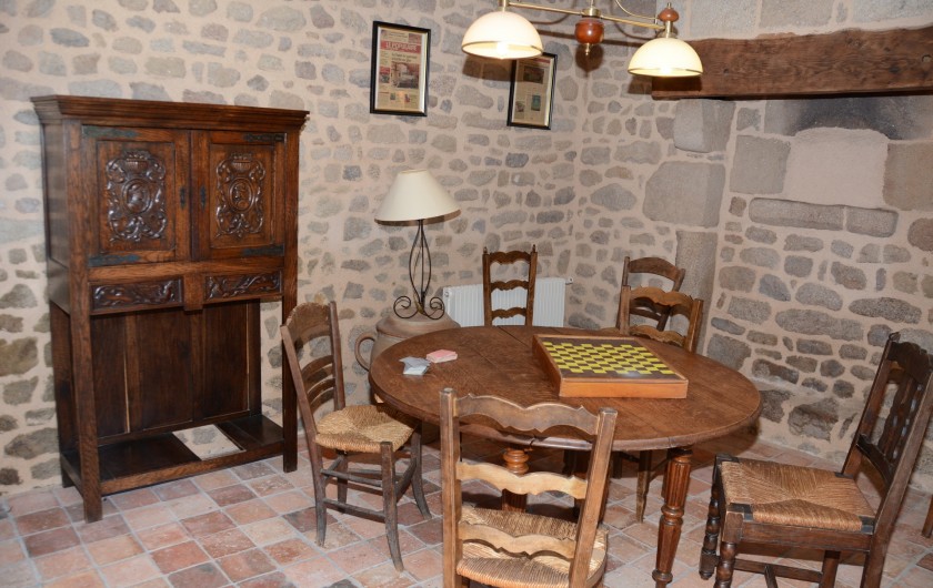 Location de vacances - Gîte à Ambazac - le petit salon est situé dans l'ancien four à pain de la ferme