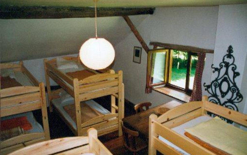 Location de vacances - Villa à Rendeux-Bas - La grande à coucher avec 4 lits superposés.