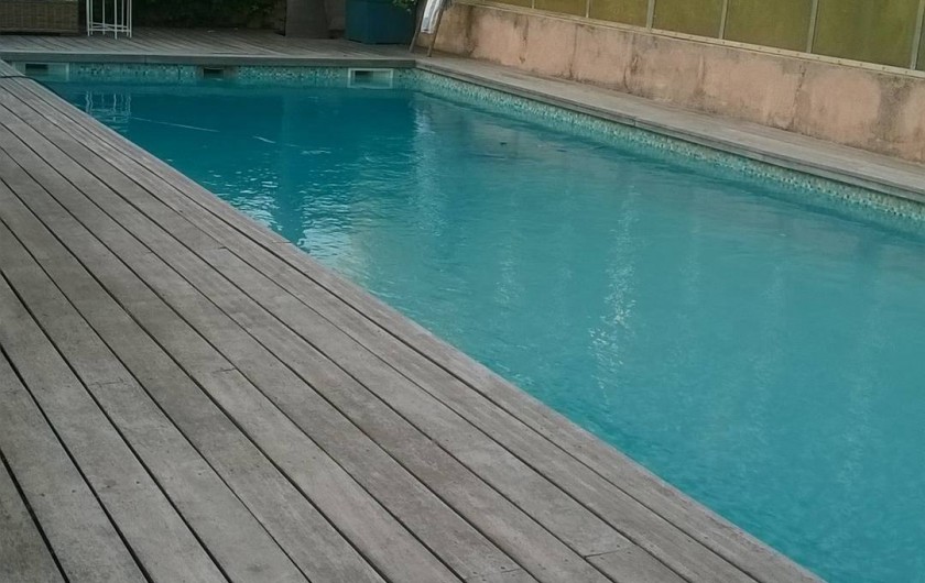 Location de vacances - Studio à Saint-Aygulf - piscine