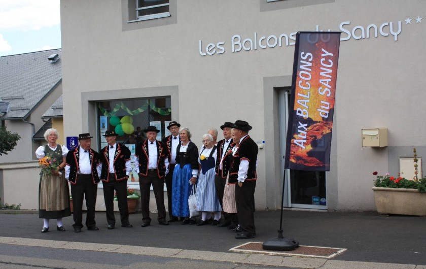 Location de vacances - Studio à Picherande - Fête de la Gentiane 15/08/16, groupe folklorique Suisse
