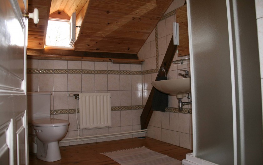 Location de vacances - Gîte à Lacam-d'Ourcet - Salle de bain, étage supérieur