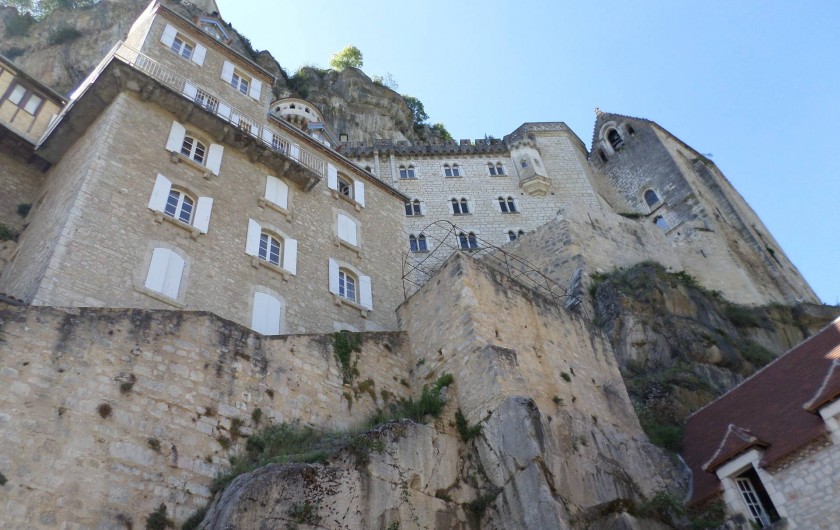 Location de vacances - Appartement à Causse-et-Diège - Rocamadour perché dans le rocher
