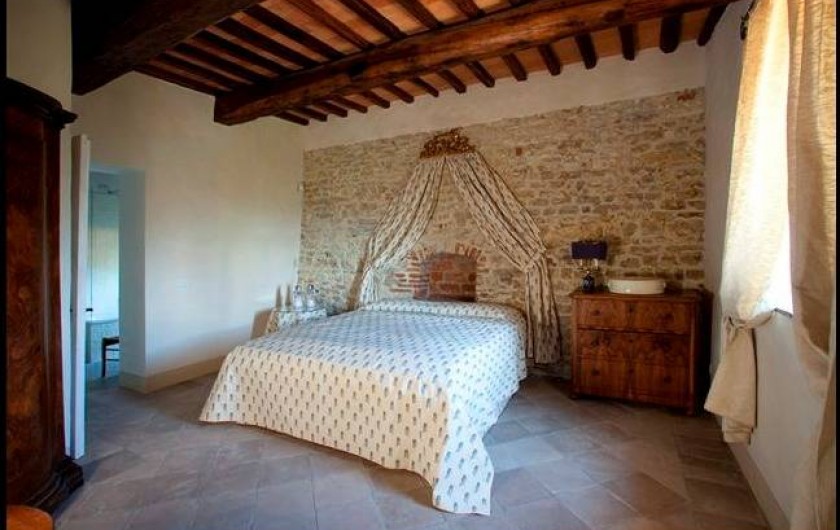 Location de vacances - Villa à San Donato In Collina - Chambre matrimoniale avec salle de bain en suite (baignoire et douche)