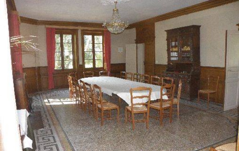 Location de vacances - Château - Manoir à Ourouer-les-Bourdelins - Salle-à-manger - table de 16 personnes