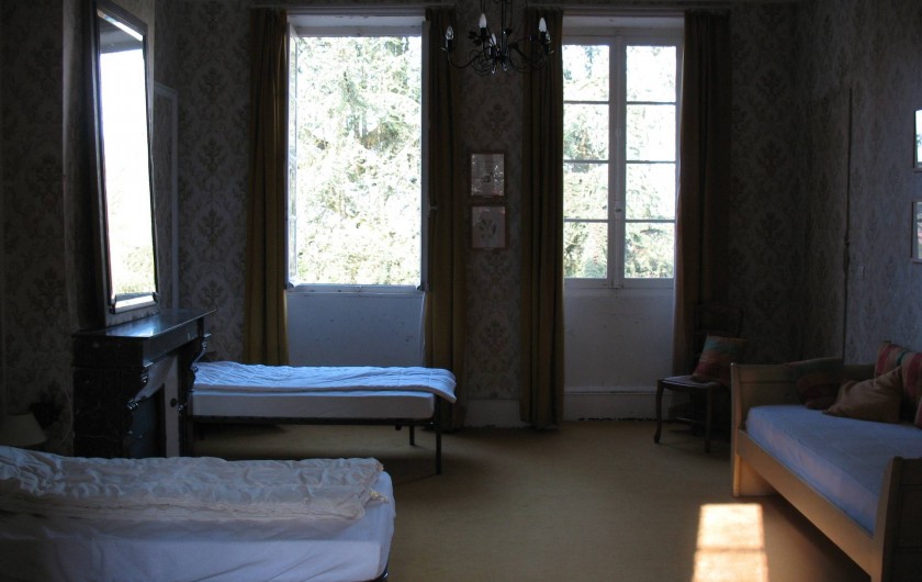 Location de vacances - Château - Manoir à Ourouer-les-Bourdelins - Chambre dortoir 3 lits