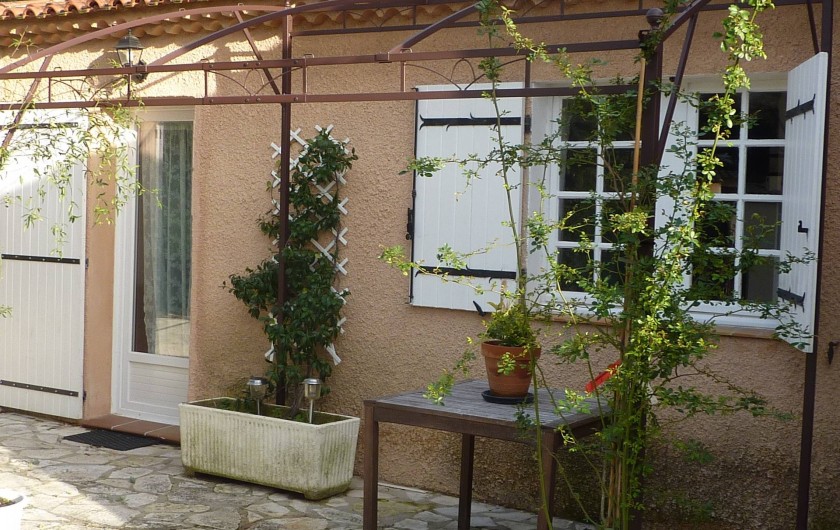 Location de vacances - Villa à Aubagne - Façade extérieure