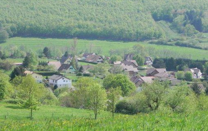 Location de vacances - Chambre d'hôtes à Saint-Pierre-Bois - Vue du saint Gilles sur notre charmant petit village